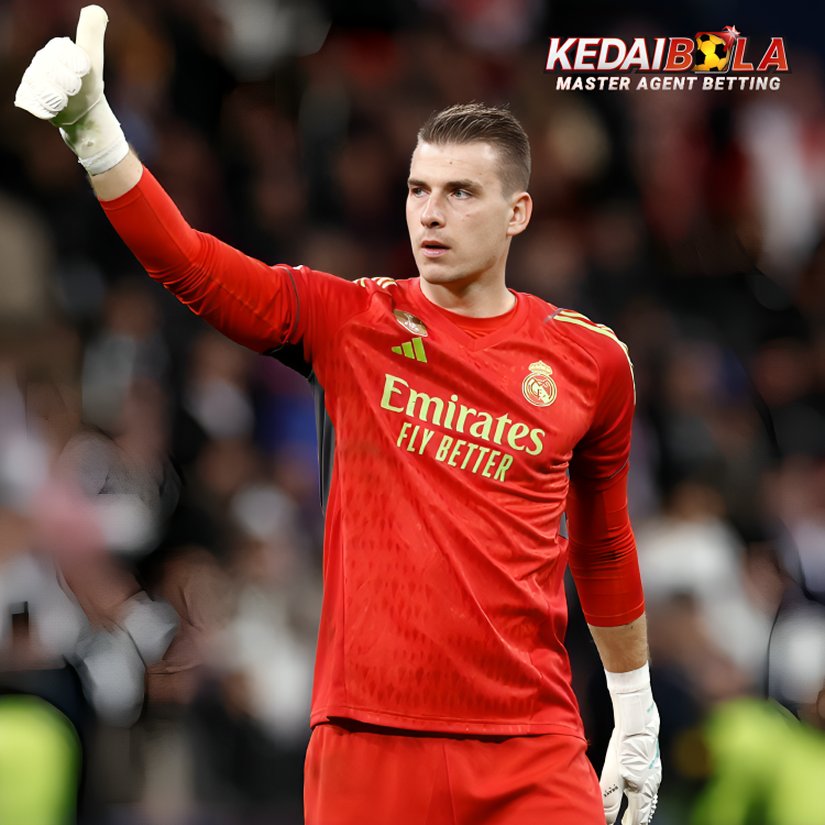 Ditaksir klub-klub top, masuk nominasi kiper terbaik, Lunin lebih memilih melanjutkan jadi pelapis Courtois dengan meneken kontrak baru di Madrid.