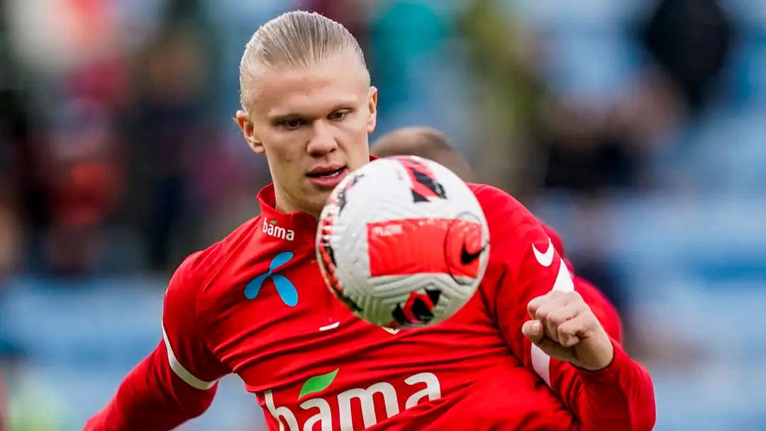 “Terburuk Yang Pernah Saya Lihat!” – Legenda Norwegia Komentari Striker Manchester City Erling Haaland