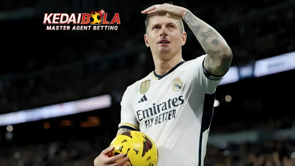 Toni Kroos mengatakan dia “tidak peduli” dengan kemungkinan memenangkan Ballon d’Or tahun ini tetapi menganggap tiga mantan rekan setimnya di Real Madrid pantas menerimanya.