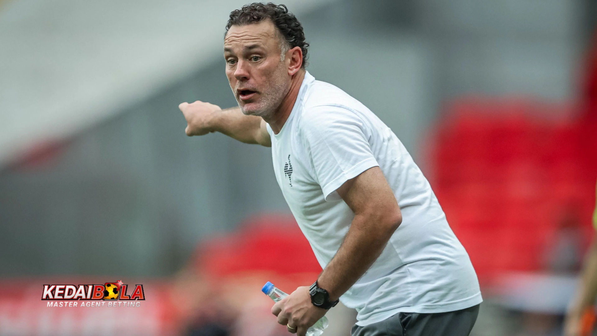 Juan Carlos Osorio muncul sebagai kandidat pelatih utama Chivas setelah Gabriel Milito menolak tawaran